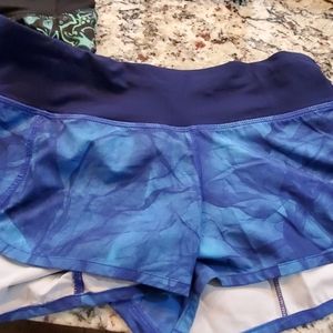 Lululemon size 2 speeds